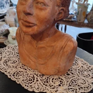 busto donna in terracotta firmato
