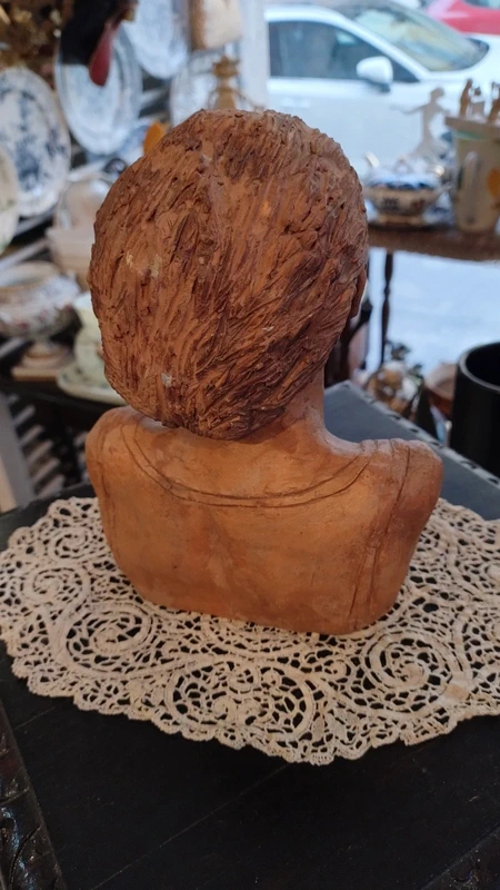 busto donna in terracotta firmato busto donna in terracotta firmato