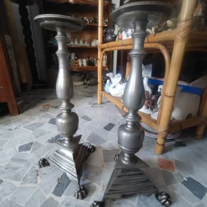 grandi e antichi candelabro porta candele candeliere in metallo