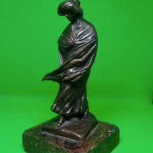Home piccola statua donna bronzo vintage liberty