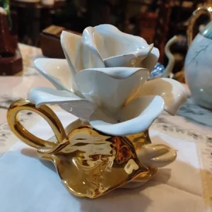 porta candela candelabro fiore rosa porcellana bianco e oro
