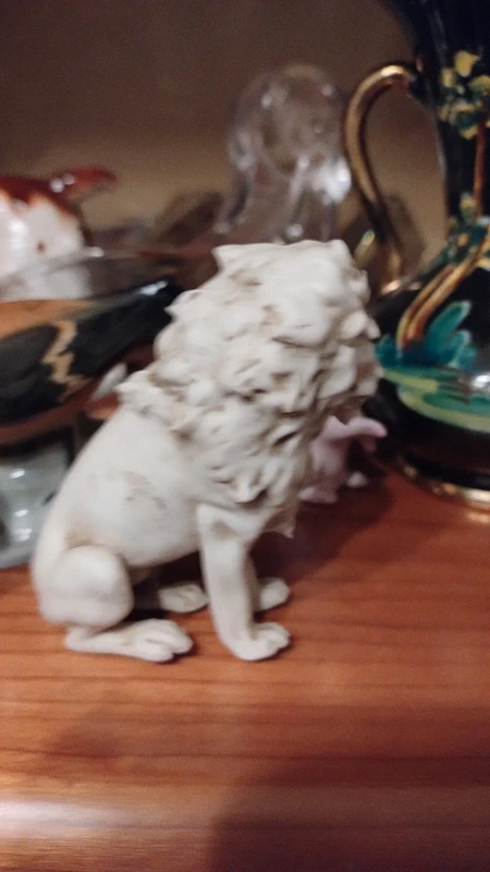 leone lion in porcellana biscuit leone lion in porcellana biscuit