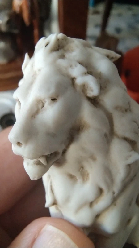 leone lion in porcellana biscuit leone lion in porcellana biscuit