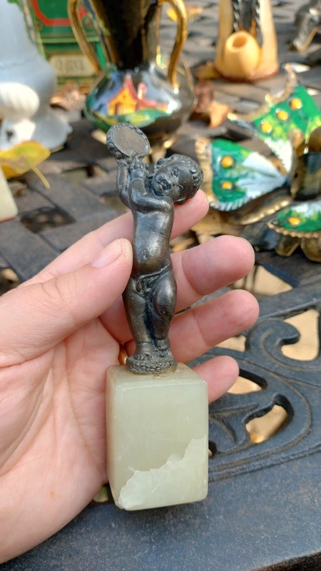 set di tre statue statuine figurine di putto musicanti vintage in metallo set di tre statue statuine figurine di putto musicanti vintage in metallo