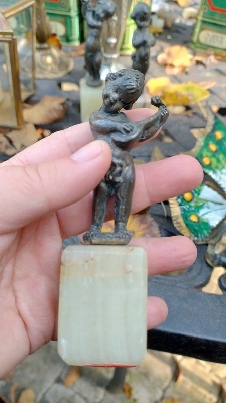set di tre statue statuine figurine di putto musicanti vintage in metallo set di tre statue statuine figurine di putto musicanti vintage in metallo
