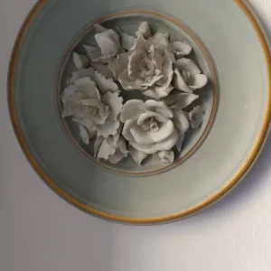 piatto decorativo biscuit rose colorate capodimonte italy (copia)