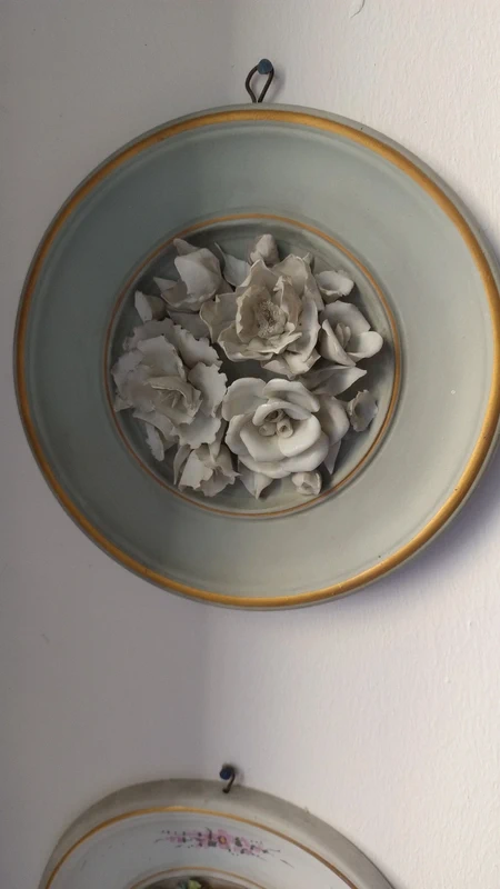 piatto decorativo biscuit rose colorate capodimonte italy (copia) piatto decorativo biscuit rose colorate capodimonte italy (copia)