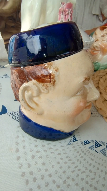 scatola porta tabacco in terraglia maiolica testa uomo scatola porta tabacco in terraglia maiolica testa uomo