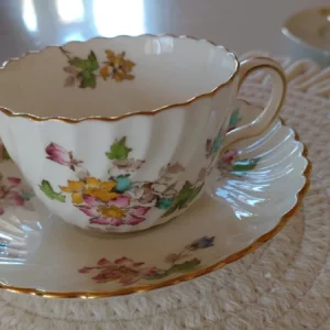 antica tazza da thè decoro bianco e nero england (copia)