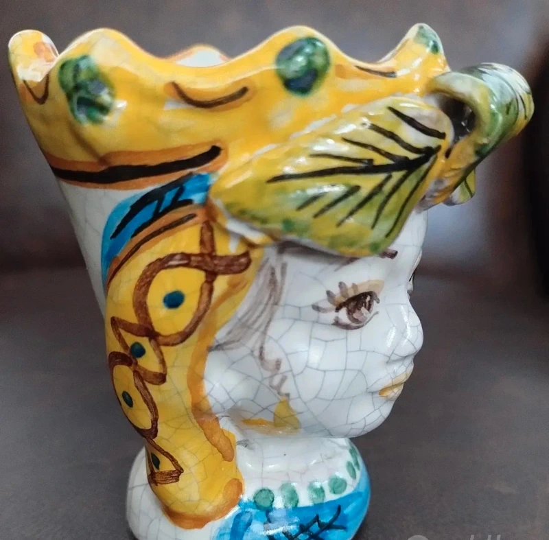 testina donna in ceramica di caltagirone sicilia testina donna in ceramica di caltagirone sicilia