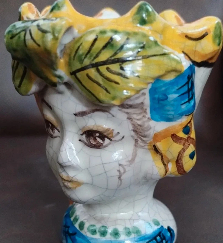 testina donna in ceramica di caltagirone sicilia testina donna in ceramica di caltagirone sicilia