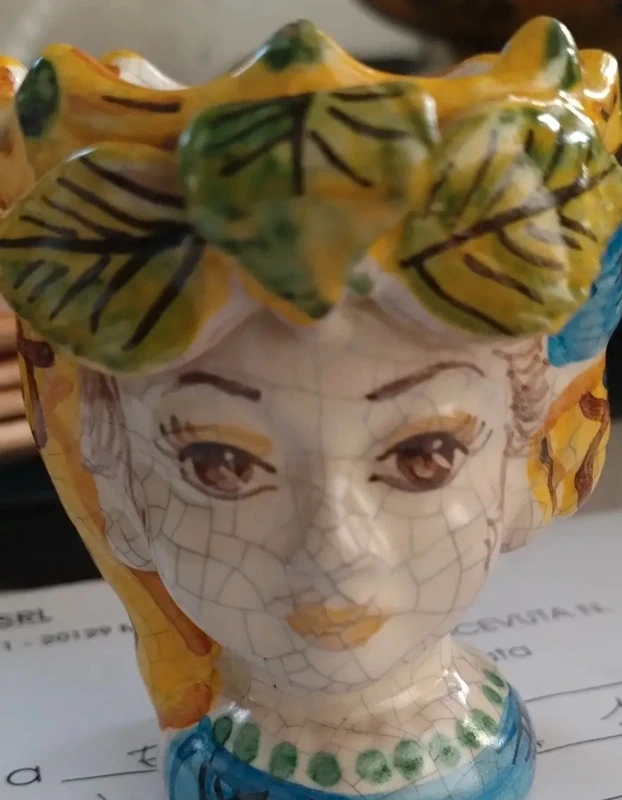 testina donna in ceramica di caltagirone sicilia testina donna in ceramica di caltagirone sicilia