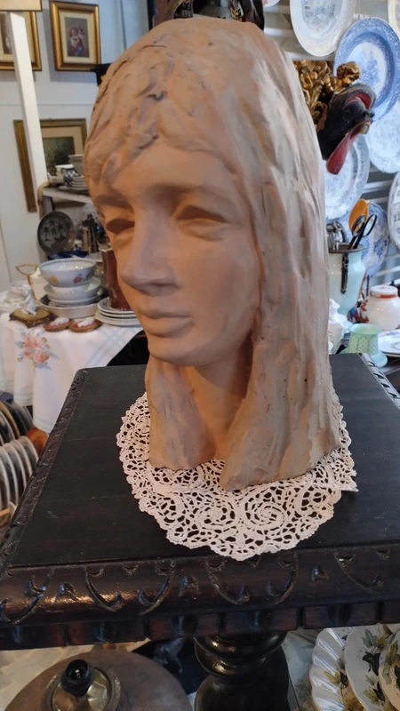 testa donna terracotta firmato testa donna terracotta firmato