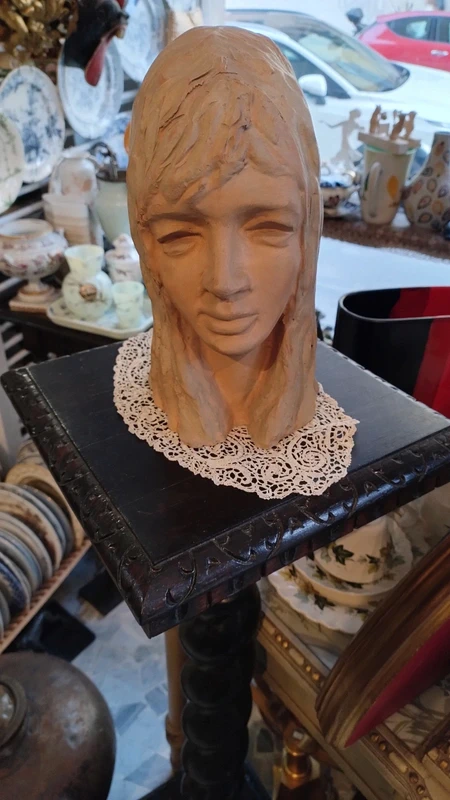 testa donna terracotta firmato testa donna terracotta firmato