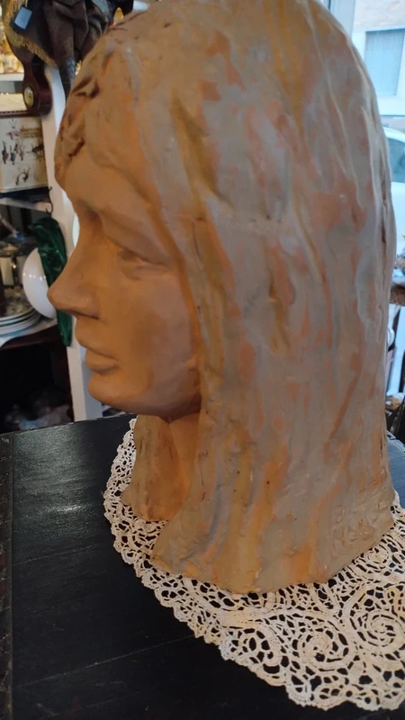 testa donna terracotta firmato testa donna terracotta firmato