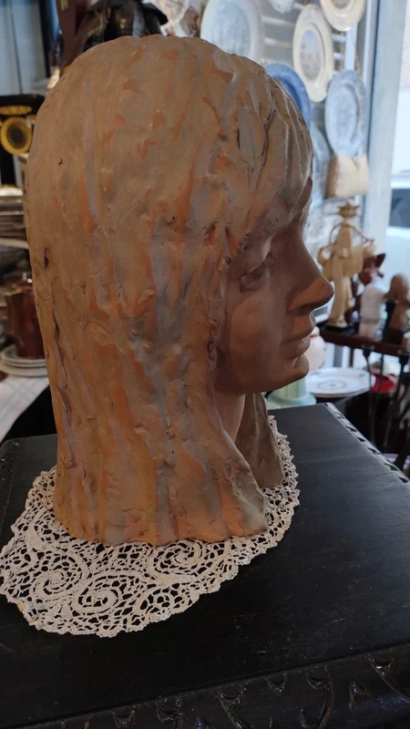 testa donna terracotta firmato testa donna terracotta firmato