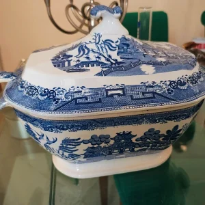 grande zuppiera presumibilmente inglese decoro china bianco e blu