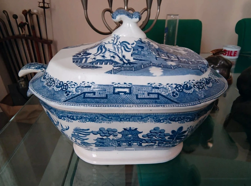 grande zuppiera presumibilmente inglese decoro china bianco e blu grande zuppiera presumibilmente inglese decoro china bianco e blu