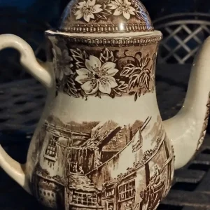 caffettiera marrone royal tudor ware england