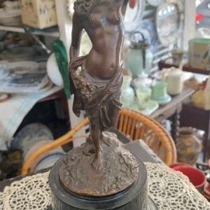 bronzo donna baccante