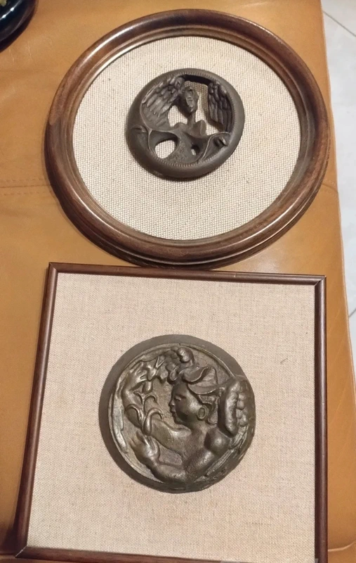 scultura angelo putto bronzo inquadrata da appendere scultura angelo putto bronzo inquadrata da appendere