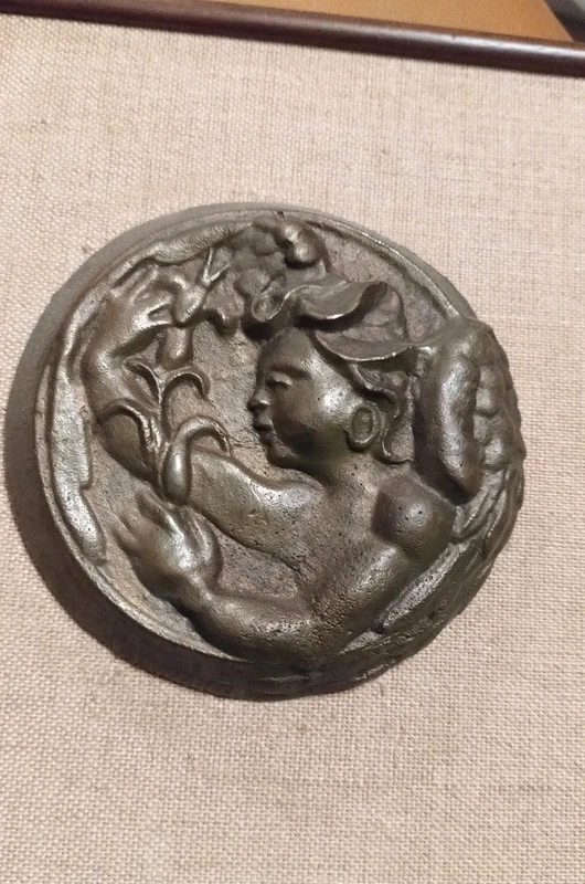 scultura angelo putto bronzo inquadrata da appendere scultura angelo putto bronzo inquadrata da appendere