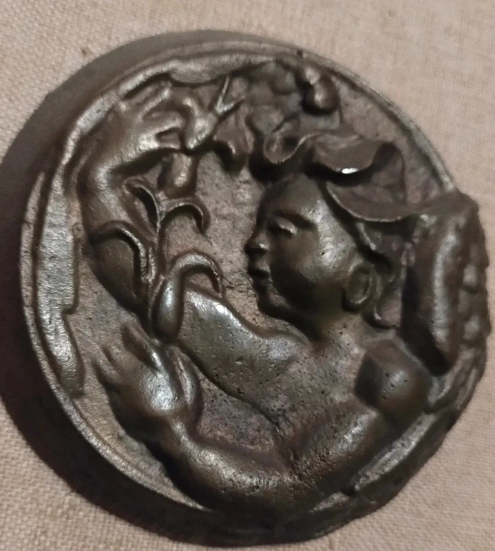 scultura angelo putto bronzo inquadrata da appendere scultura angelo putto bronzo inquadrata da appendere