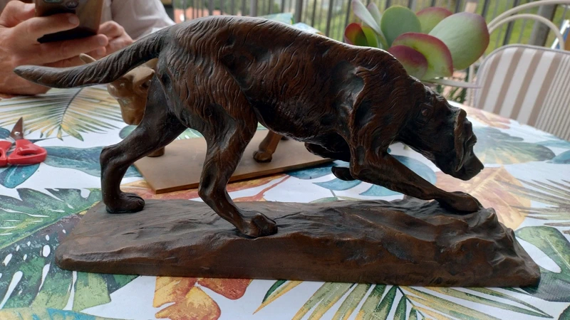 cane dog da caccia in ferma in bronzo cane dog da caccia in ferma in bronzo