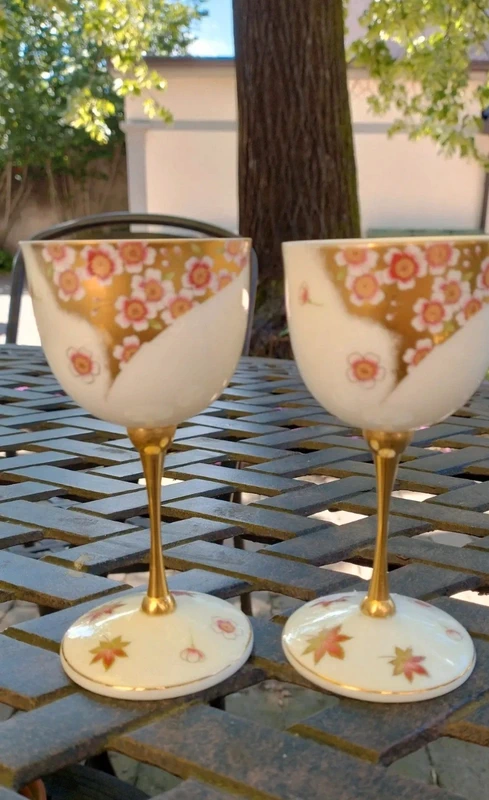 coppia calici da vino kutani vetro opalino crema dipinto a mano coppia calici da vino kutani vetro opalino crema dipinto a mano
