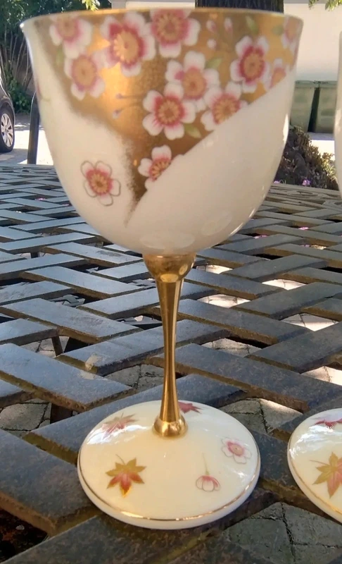 coppia calici da vino kutani vetro opalino crema dipinto a mano coppia calici da vino kutani vetro opalino crema dipinto a mano
