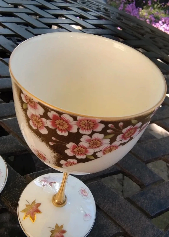 coppia calici da vino kutani vetro opalino crema dipinto a mano coppia calici da vino kutani vetro opalino crema dipinto a mano