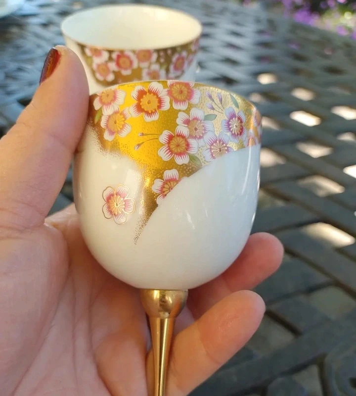 coppia calici da vino kutani vetro opalino crema dipinto a mano coppia calici da vino kutani vetro opalino crema dipinto a mano