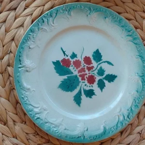 piatto in maiolica francese con frutta faiencerie de castres