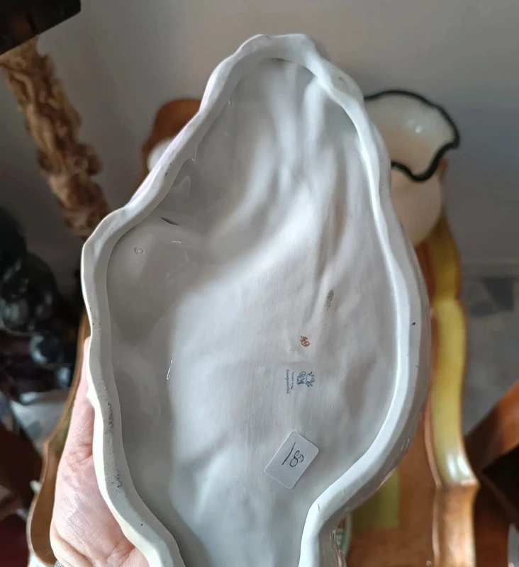 dama donna su corso d'acqua svuota tasche porcellana dama donna su corso d'acqua svuota tasche porcellana