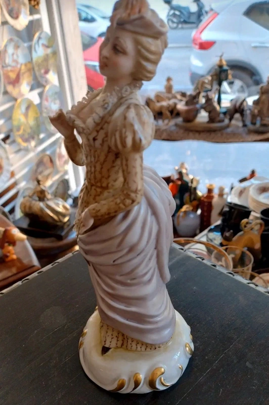 donna damina elegante porcellana capodimonte donna damina elegante porcellana capodimonte