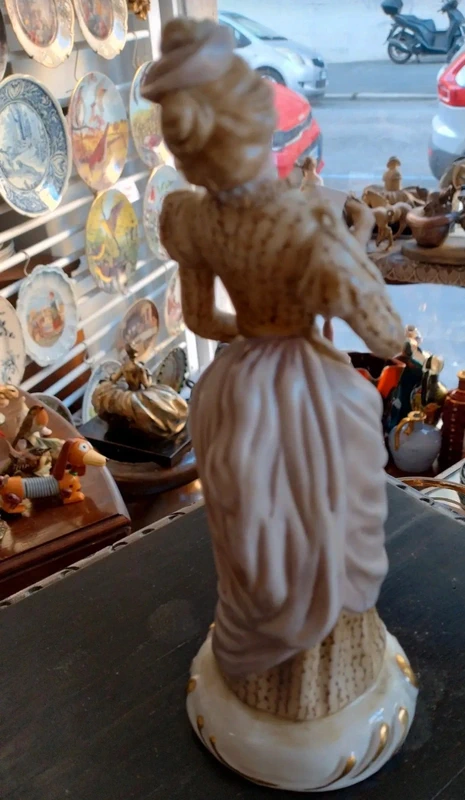 donna damina elegante porcellana capodimonte donna damina elegante porcellana capodimonte