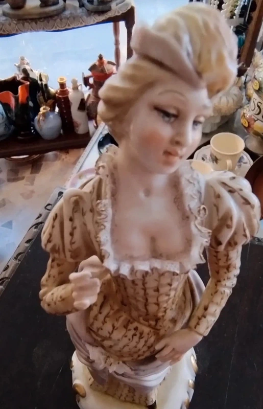 donna damina elegante porcellana capodimonte donna damina elegante porcellana capodimonte