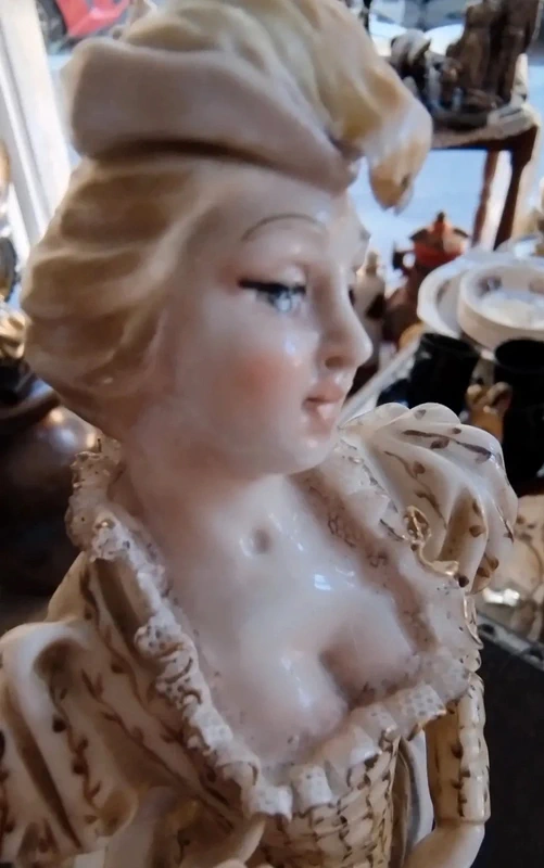 donna damina elegante porcellana capodimonte donna damina elegante porcellana capodimonte