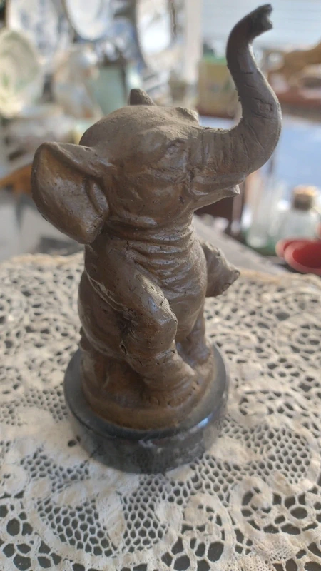 Simpatico elefantino in bronzo - immagine 8