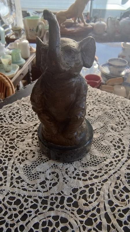 Simpatico elefantino in bronzo - immagine 2