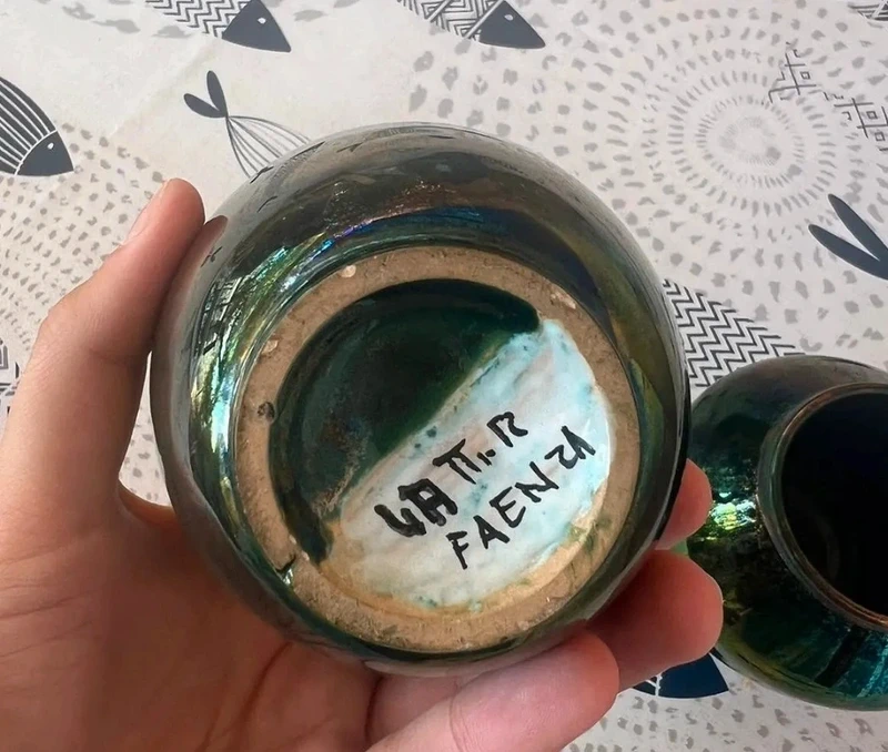 coppia vaso iridescente riccardo gatti faenza italy coppia vaso iridescente riccardo gatti faenza italy