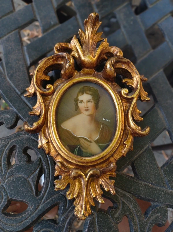bellissimo piccolo ritratto d'epoca di paolina bonaparte con cornice dorata legno bellissimo piccolo ritratto d'epoca di paolina bonaparte con cornice dorata legno