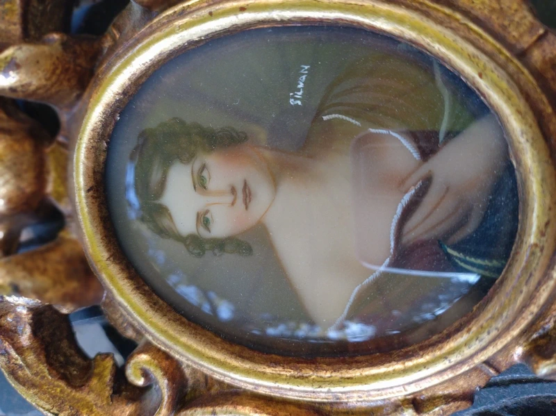 bellissimo piccolo ritratto d'epoca di paolina bonaparte con cornice dorata legno bellissimo piccolo ritratto d'epoca di paolina bonaparte con cornice dorata legno