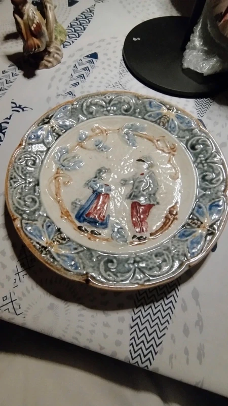 piatto decorativo barbotine francia con bambini piatto decorativo barbotine francia con bambini