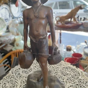 bronzo metallo ragazzo