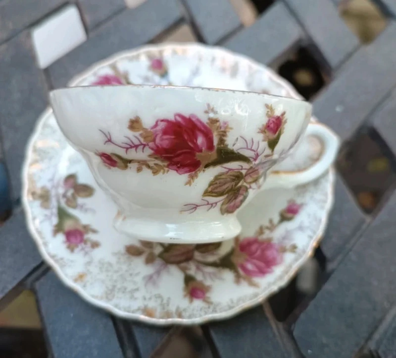 antica tazza caffè royal con decoro bocciolo rosa antica tazza caffè royal con decoro bocciolo rosa