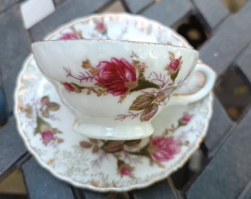 antica tazza caffè royal con decoro bocciolo rosa antica tazza caffè royal con decoro bocciolo rosa