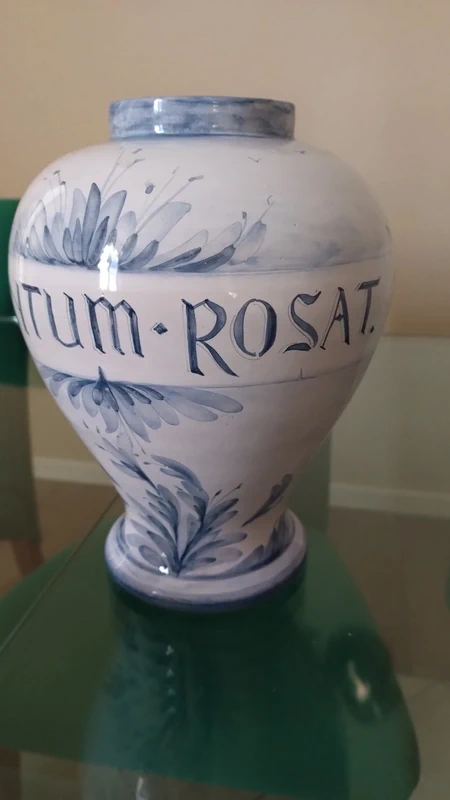 vaso da farmacia albarello bianco azzurro il tornio savona italy vaso da farmacia albarello bianco azzurro il tornio savona italy