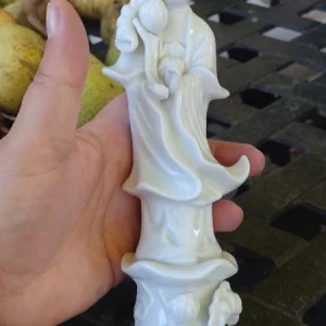 scultura in porcellana bianco cina guan yin vintage d'epoca