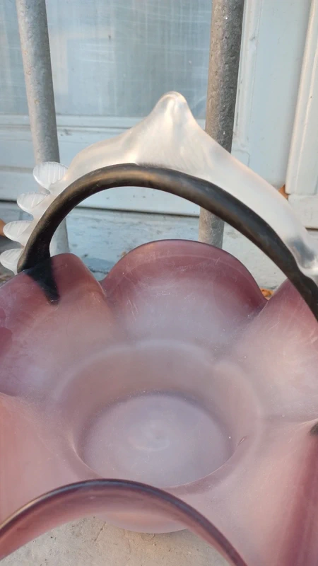 cestino vetro di murano con particolare lavorazione manico cestino vetro di murano con particolare lavorazione manico